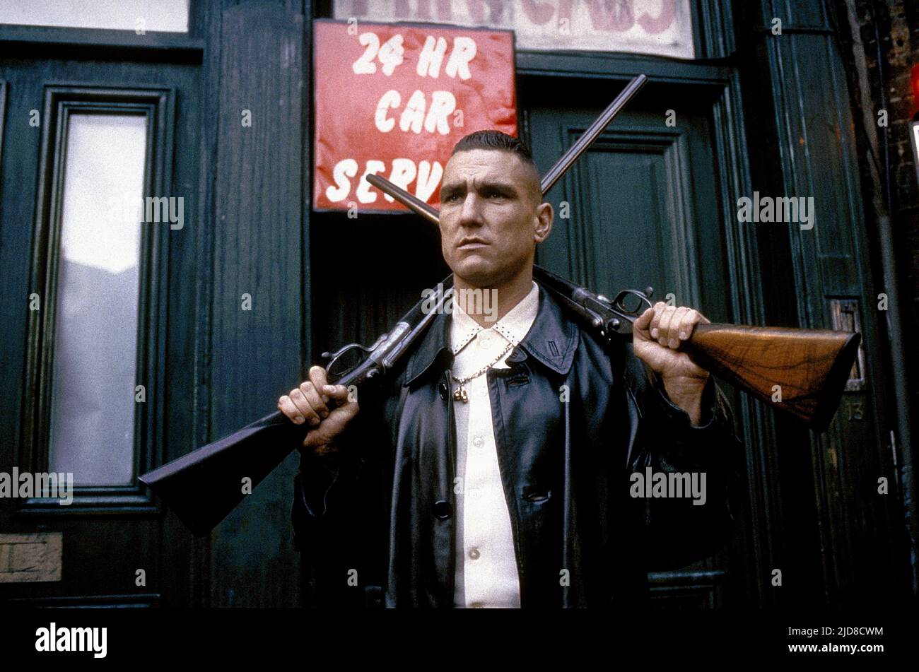 VINNIE JONES, LOCK STOCK UND ZWEI RAUCHEN Fässer, 1998 Stockfoto