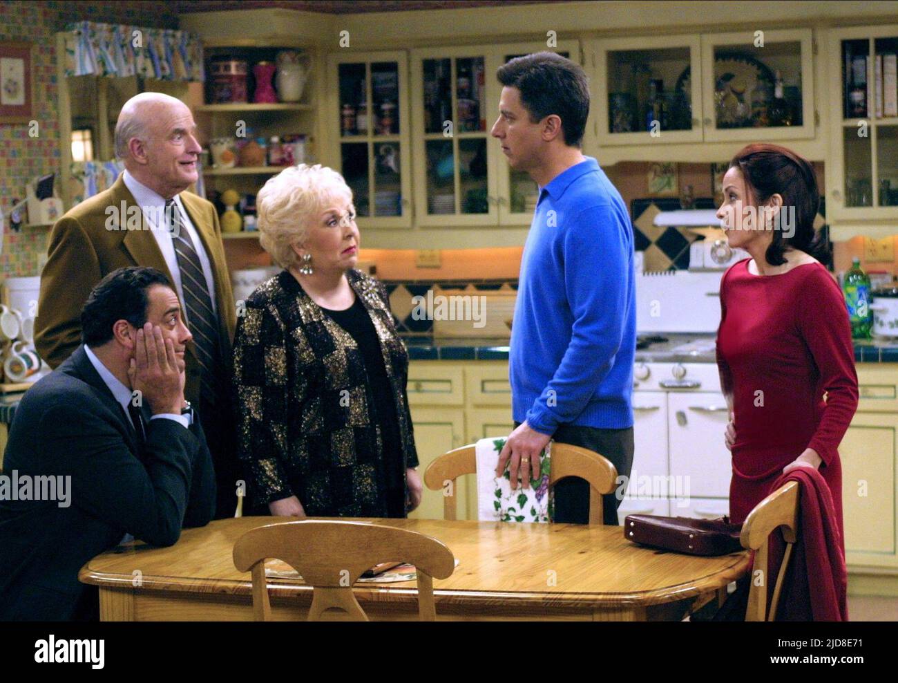 GARRETT,BOYLE,ROBERTS,ROMANO,HEATON, EVERYBODY LOVES RAYMOND : SAISON 6, 2001, Stockfoto