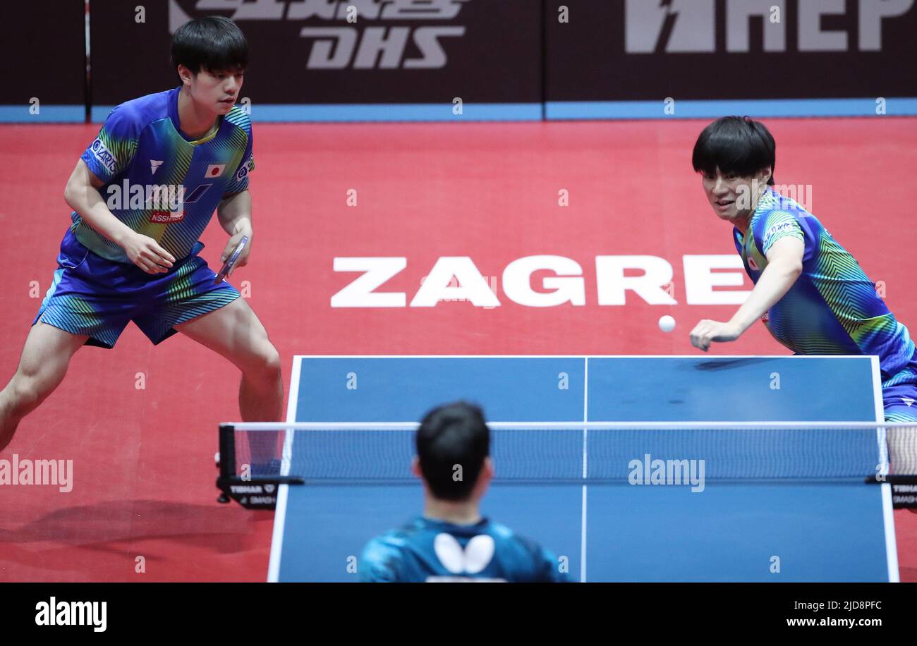 Zagreb, Kroatien. 19.. Juni 2022. ZAGREB, KROATIEN - 19. JUNI: UDA Yukiya und TOGAMI Shunsuke aus Japan treten beim WTT Contender Zagreb 2022 Men's Doubles Final gegen JANG Woojin und CHO Daeseong aus Korea am 19. Juni 2022 in der Dom Sportova Hall in Zagreb, Kroatien, gegeneinander an. Foto: Sanjin Strukic/PIXSELL Credit: Pixsell Foto- und Videoagentur/Alamy Live News Stockfoto