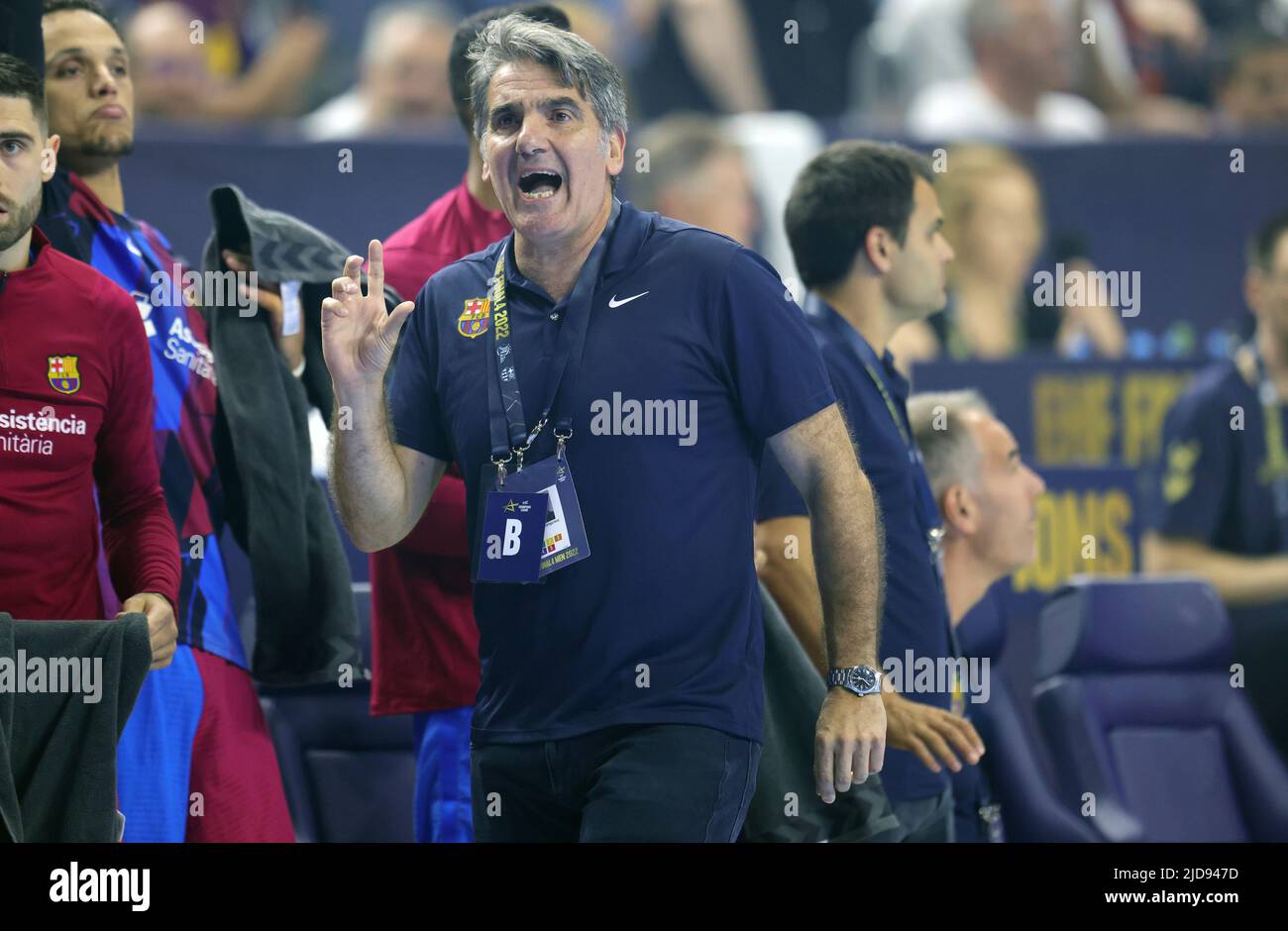 firo: 18.06.2022, Handball, Saison 2022/2023, Champions League EHF, Finale 4 Halbfinale THW Kiel - FC Barcelona 30:34. Trainer, FCB, Geste, Antonio Carlos Ortega Perez Stockfoto