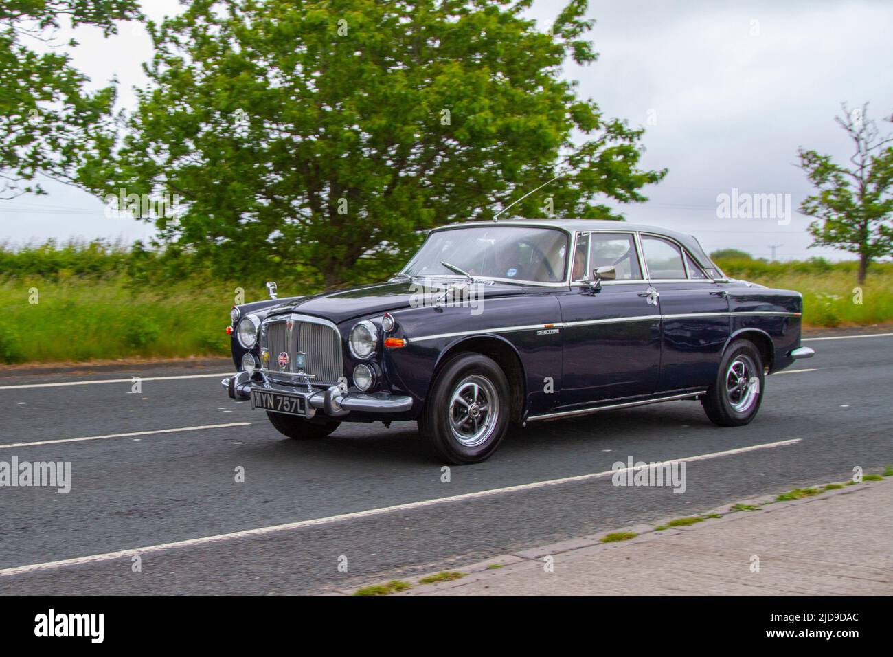 1972 70s SEVENTIES 3538cc Benziner ROVER 3,5 Liter Auto; klassische, moderne Klassiker, Supersportwagen und Spezialfahrzeuge auf dem Weg nach Lytham St Annes, Lancashire, Großbritannien Stockfoto