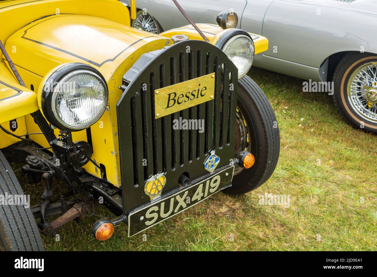 „Bessie“, eines der Originalautos von Doctor Who in den 1970er Jahren. Classic Cars Auf Lytham Green 2022. Stockfoto