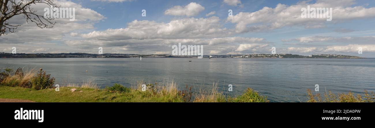 Blick über die Tor Bay von Battery Gardens, Brixham Stockfoto