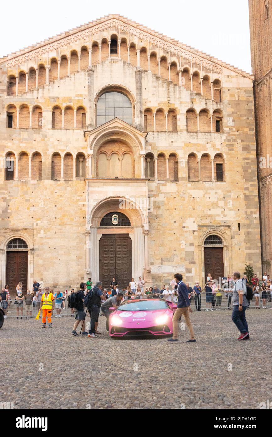 Parma, Italien - 06, 18, 2022: Oldtimer-Rennen Mille Miglie 2022, Stockfoto