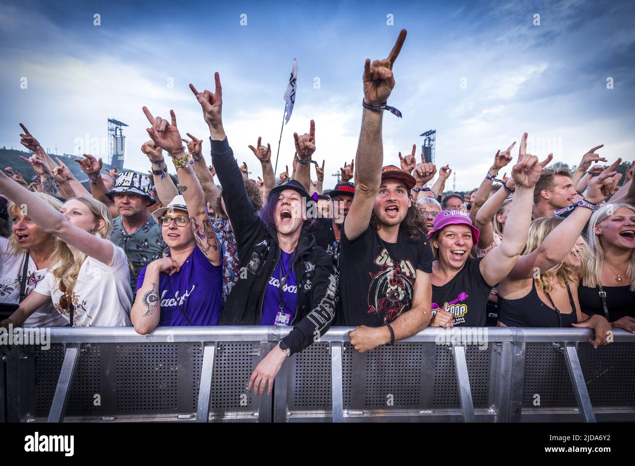 2022-06-19 20:36:42 LANDGRAAF - Fans von Volbeat während des dritten Tages des Pinkpop Musikfestivals. ANP MARCEL VAN HOORN niederlande Out - belgien Out Stockfoto