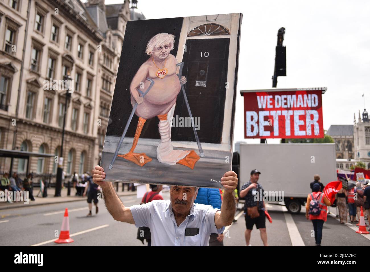 Tausende von Demonstranten marschierten in der vom TUC (Trades Union Congress) organisierten Kundgebung durch das Zentrum Londons, um Maßnahmen gegen die Lebenshaltungskosten und höhere Löhne zu fordern. Stockfoto