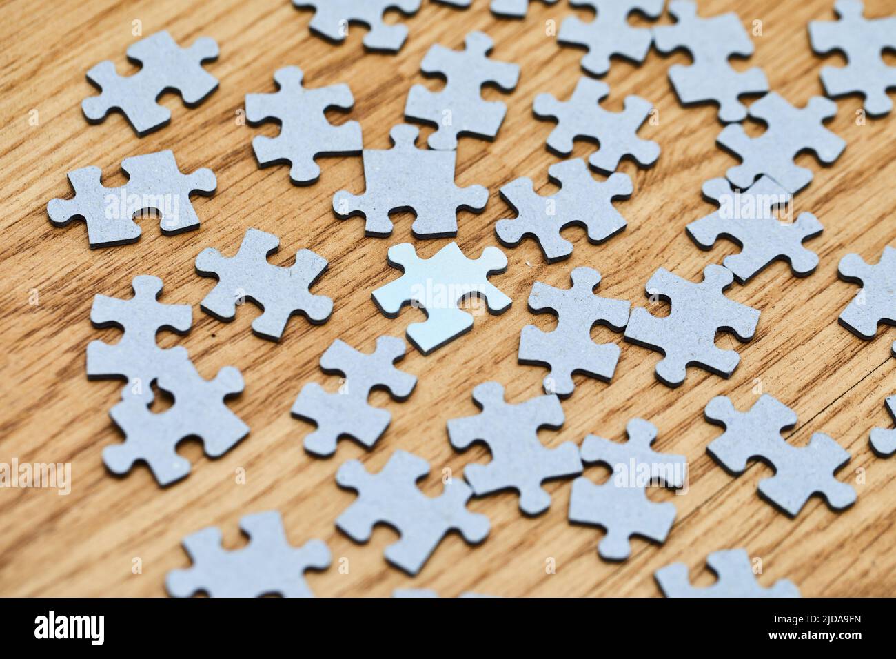 Puzzle Stücke separat Stockfoto