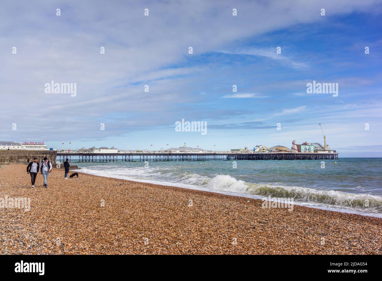 Brighton Palace Pier, denkmalgeschützter Vergnügungssteg an der Strandpromenade von Brighton, berühmtes Wahrzeichen von Brighton, East Sussex, England, Großbritannien Stockfoto