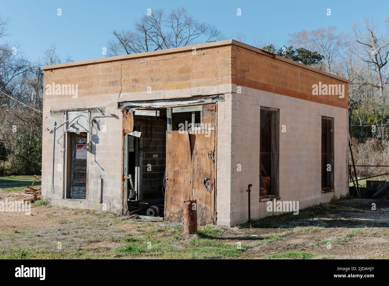 Verlassene ländliche Tankstelle Gebäude. Stockfoto