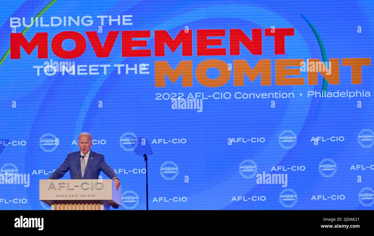 PHILADELPHIA, PA, USA - 14. JUNI 2022: Präsident Joe Biden hält Bemerkungen auf der AFL-CIO Quadrennial Constitutional Convention 29.. Stockfoto