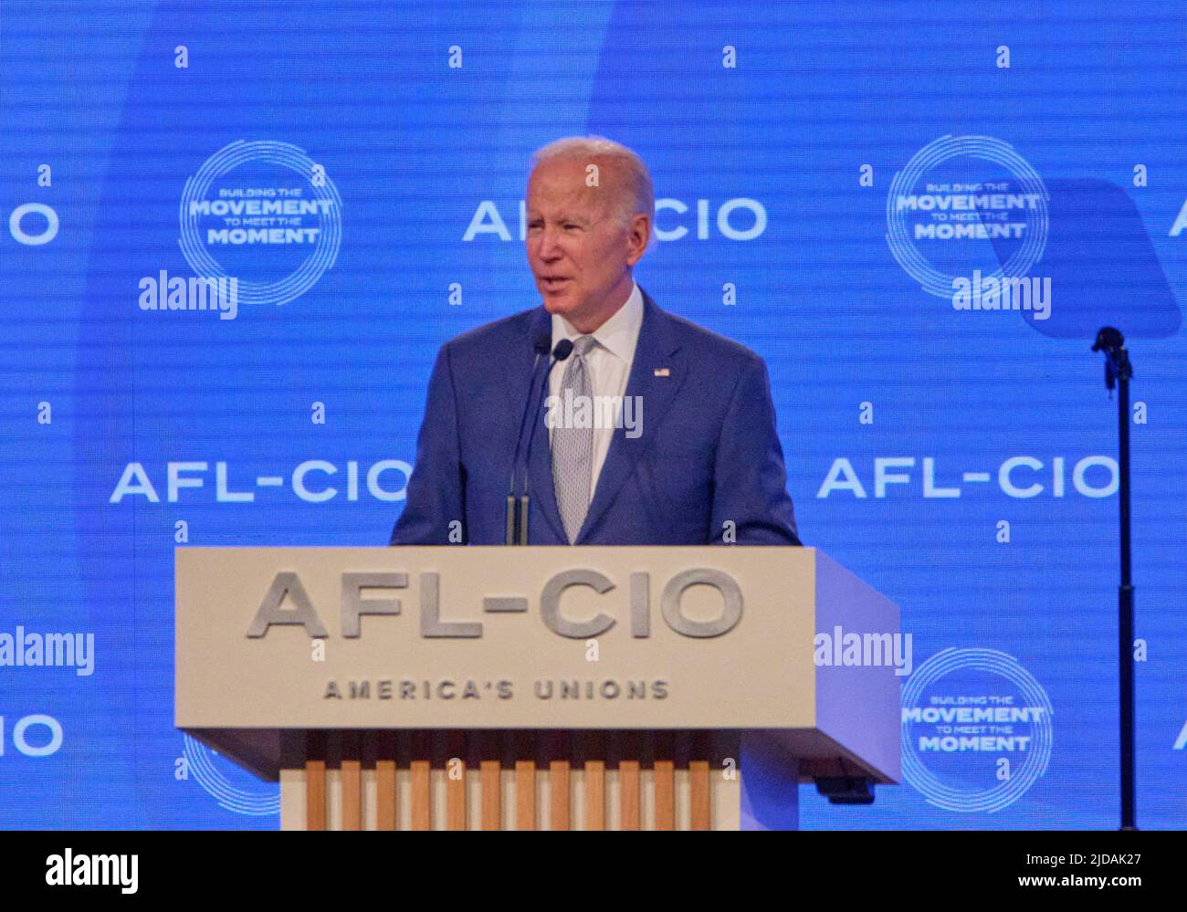 PHILADELPHIA, PA, USA - 14. JUNI 2022: Präsident Joe Biden hält Bemerkungen auf der AFL-CIO Quadrennial Constitutional Convention 29.. Stockfoto