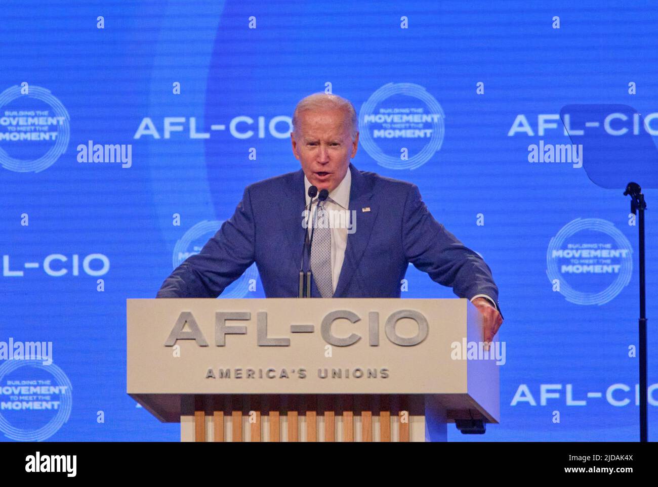 PHILADELPHIA, PA, USA - 14. JUNI 2022: Präsident Joe Biden hält Bemerkungen auf der AFL-CIO Quadrennial Constitutional Convention 29.. Stockfoto
