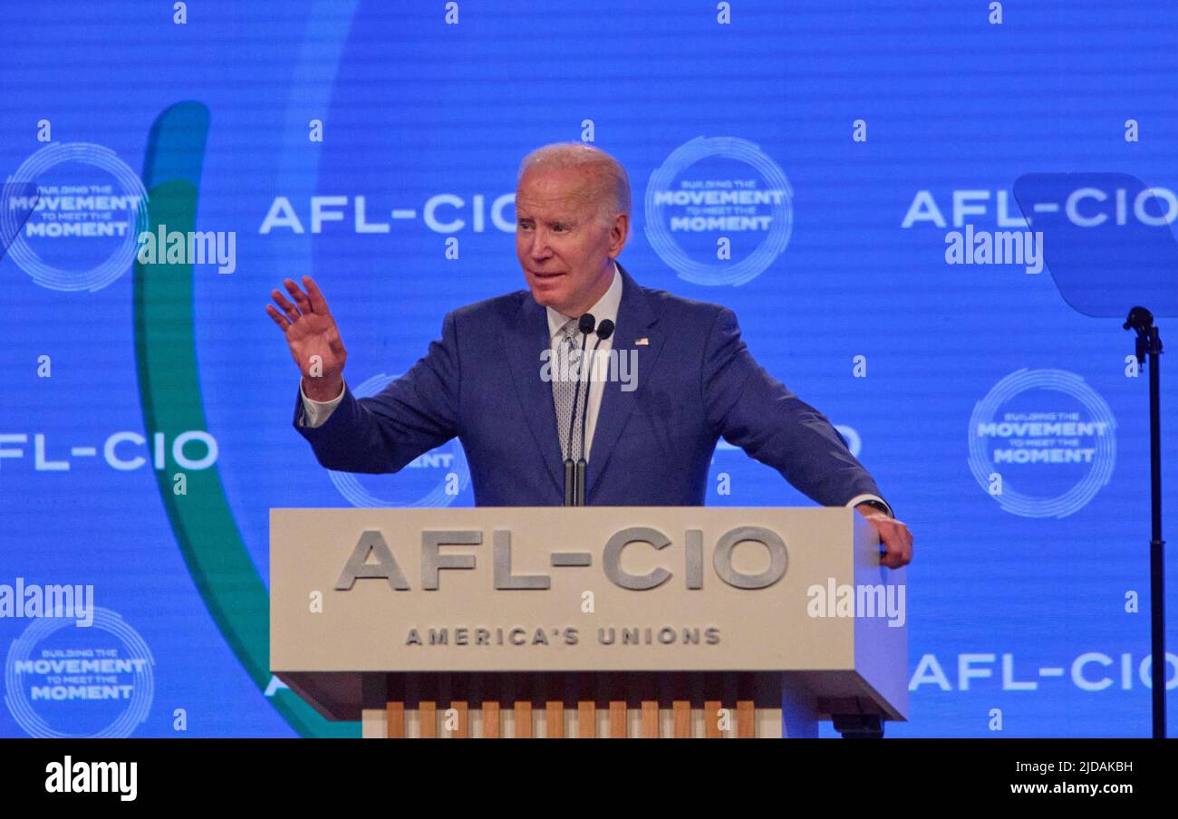 PHILADELPHIA, PA, USA - 14. JUNI 2022: Präsident Joe Biden hält Bemerkungen auf der AFL-CIO Quadrennial Constitutional Convention 29.. Stockfoto