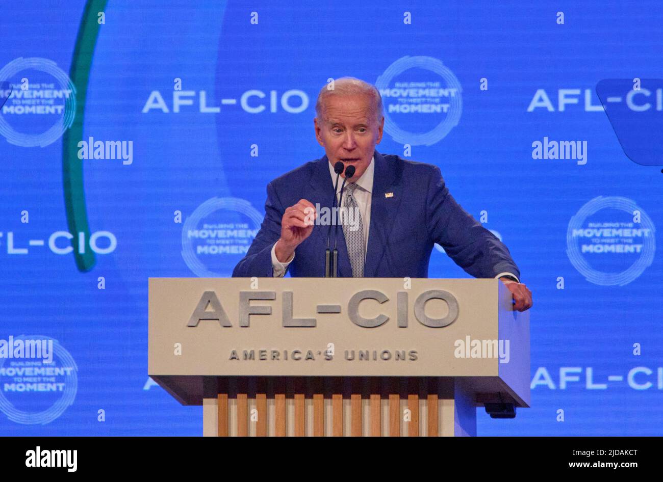 PHILADELPHIA, PA, USA - 14. JUNI 2022: Präsident Joe Biden hält Bemerkungen auf der AFL-CIO Quadrennial Constitutional Convention 29.. Stockfoto