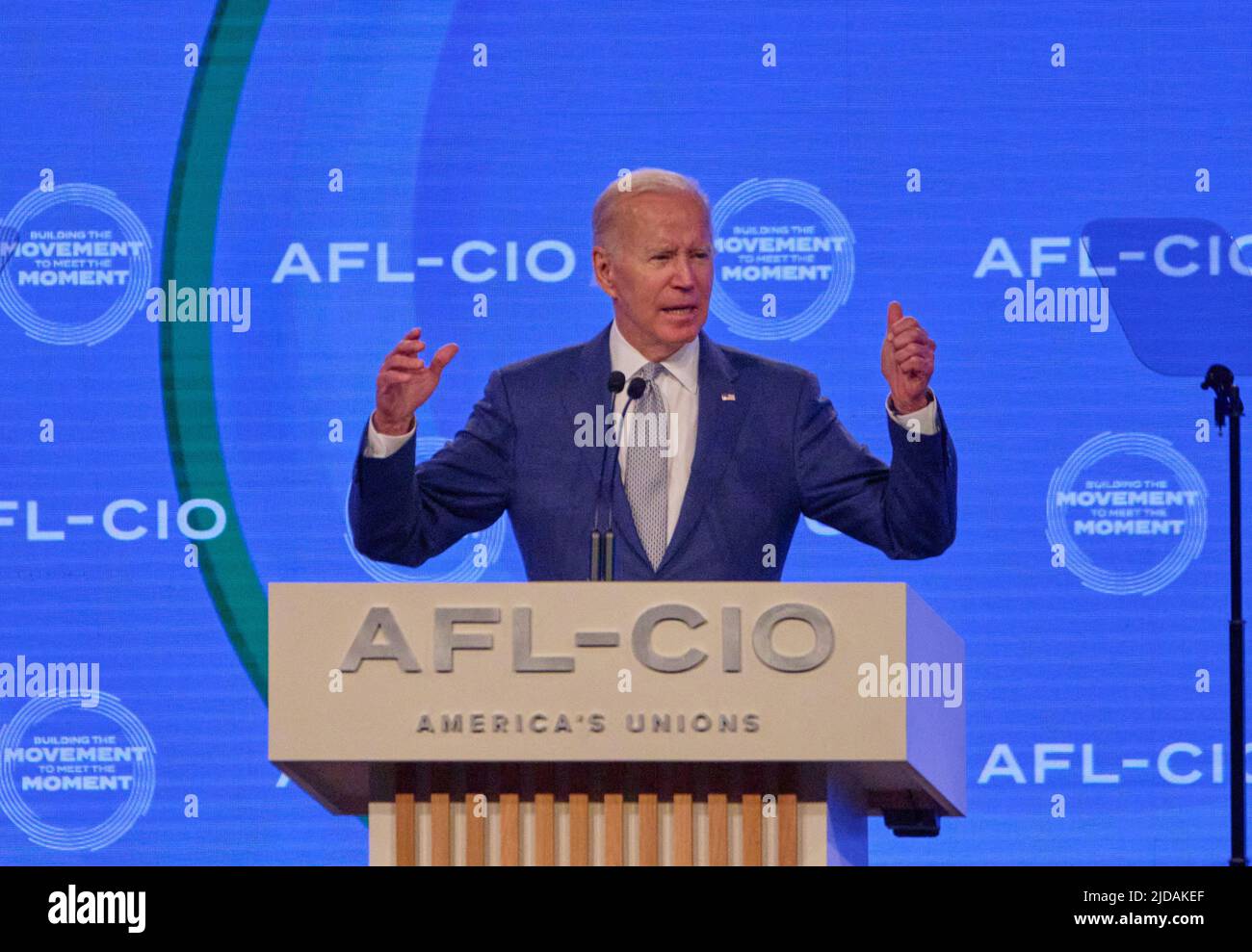 PHILADELPHIA, PA, USA - 14. JUNI 2022: Präsident Joe Biden hält Bemerkungen auf der AFL-CIO Quadrennial Constitutional Convention 29.. Stockfoto