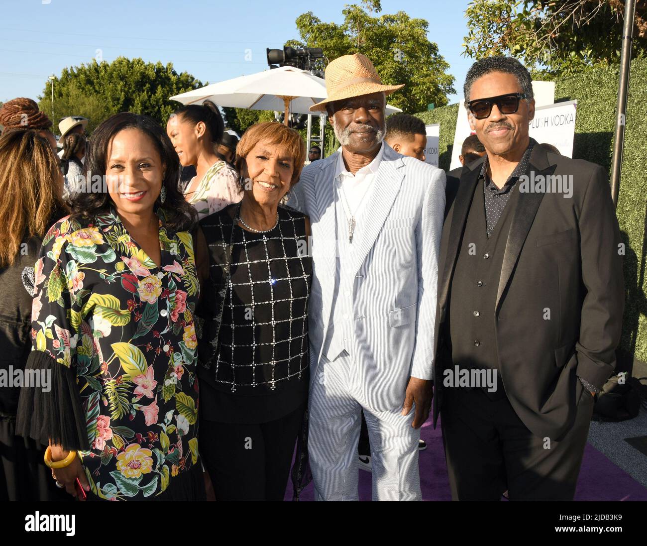 Glendale, Ca. 18.. Juni 2022. Jo-Ann Allen, Dolores Robinson, Glynn Turman, Richard Lawson nehmen an der DesignCare Gala 2022 Teil, die am 18. Juni 2022 im Goodwill Southern California Store in Glendale, Kalifornien, stattfand. Kredit: Koi Sojer/Snap'n U Fotos/Media Punch/Alamy Live Nachrichten Stockfoto