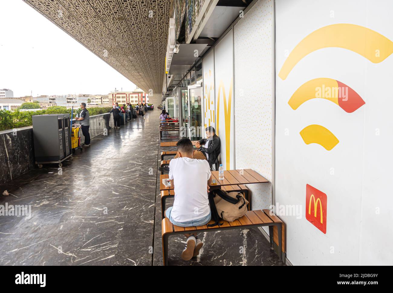 McDonald's Restaurant im Bahnhof von Casburg, Marokko Stockfoto