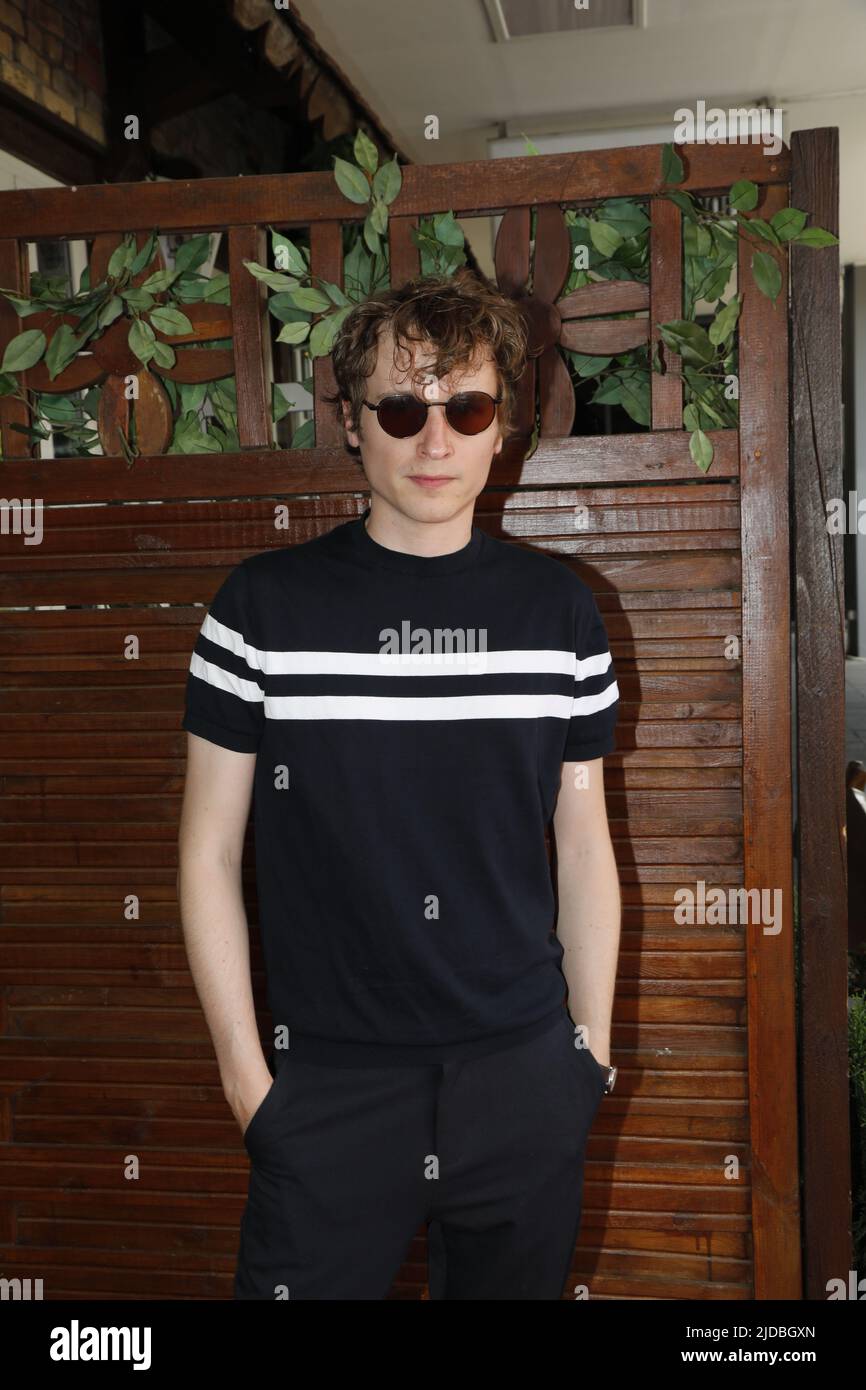 Anton von Lucke beim Lola Festival 2022 - Deutscher Filmpreis im Haus Ungarn. Berlin, 18.06.2022 Stockfoto