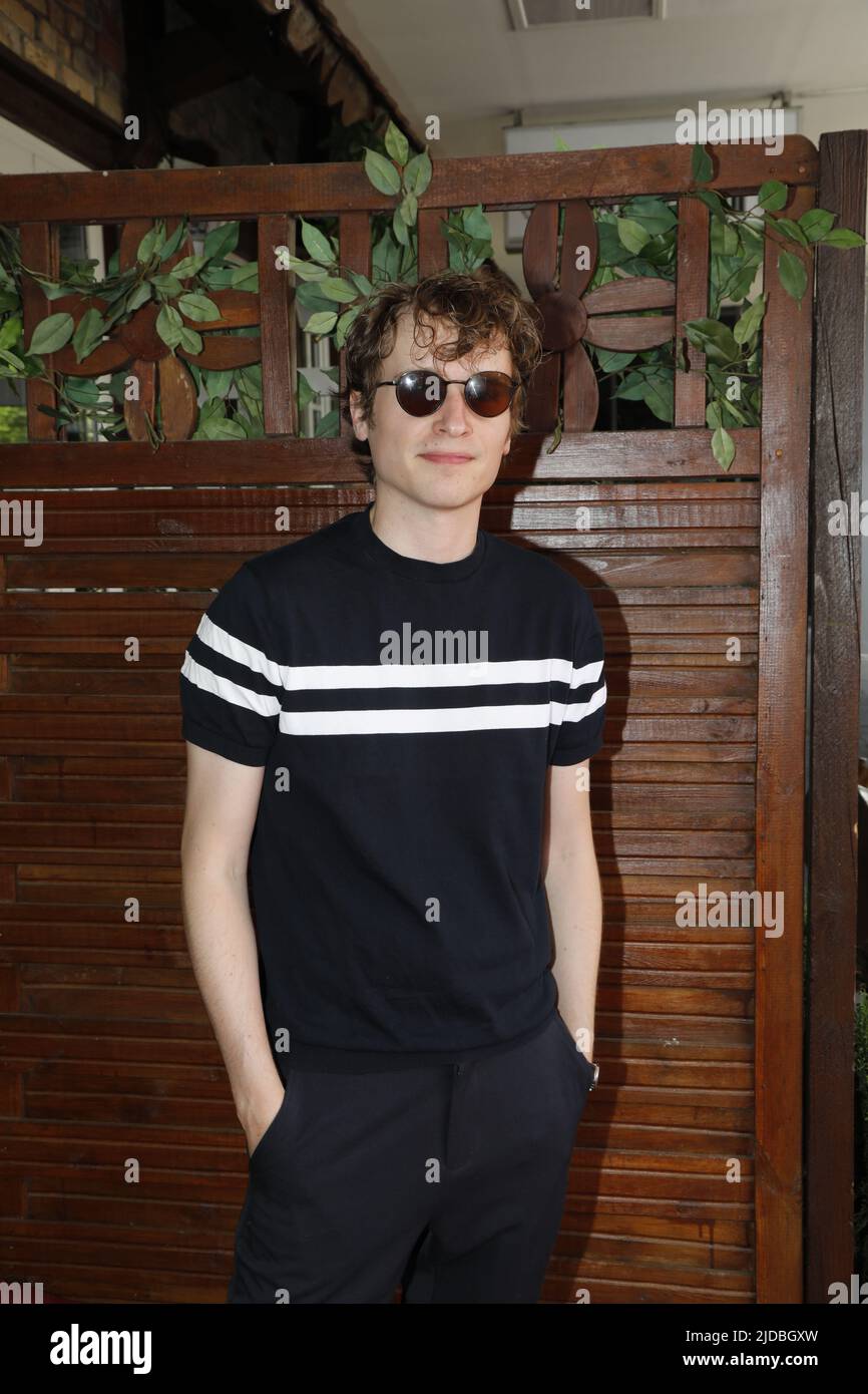 Anton von Lucke beim Lola Festival 2022 - Deutscher Filmpreis im Haus Ungarn. Berlin, 18.06.2022 Stockfoto