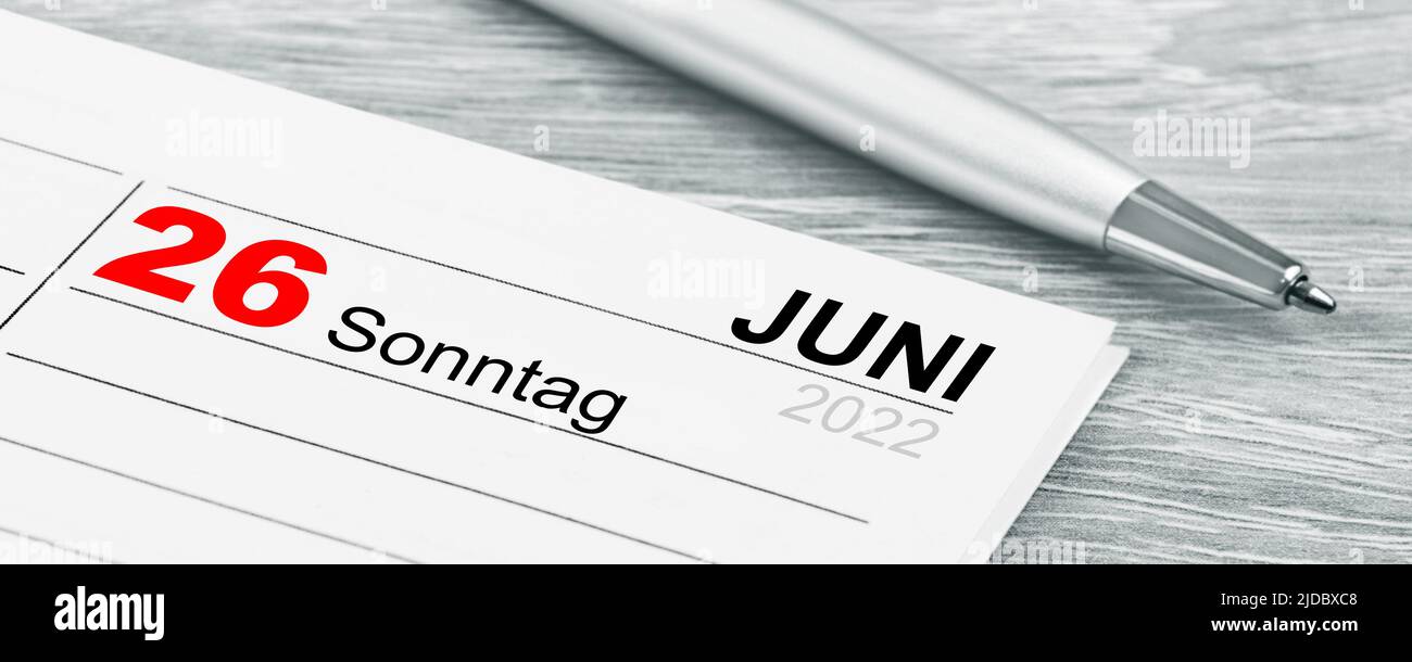 Deutscher Kalender 2022 Sonntag 6. Juni und Bleistift Stockfoto