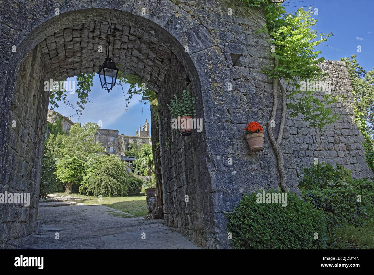 Frankreich, Ardèche (07) Balazuc, die Dorfstraßen mit der Aufschrift Les Plus Beaux Villages de France Stockfoto