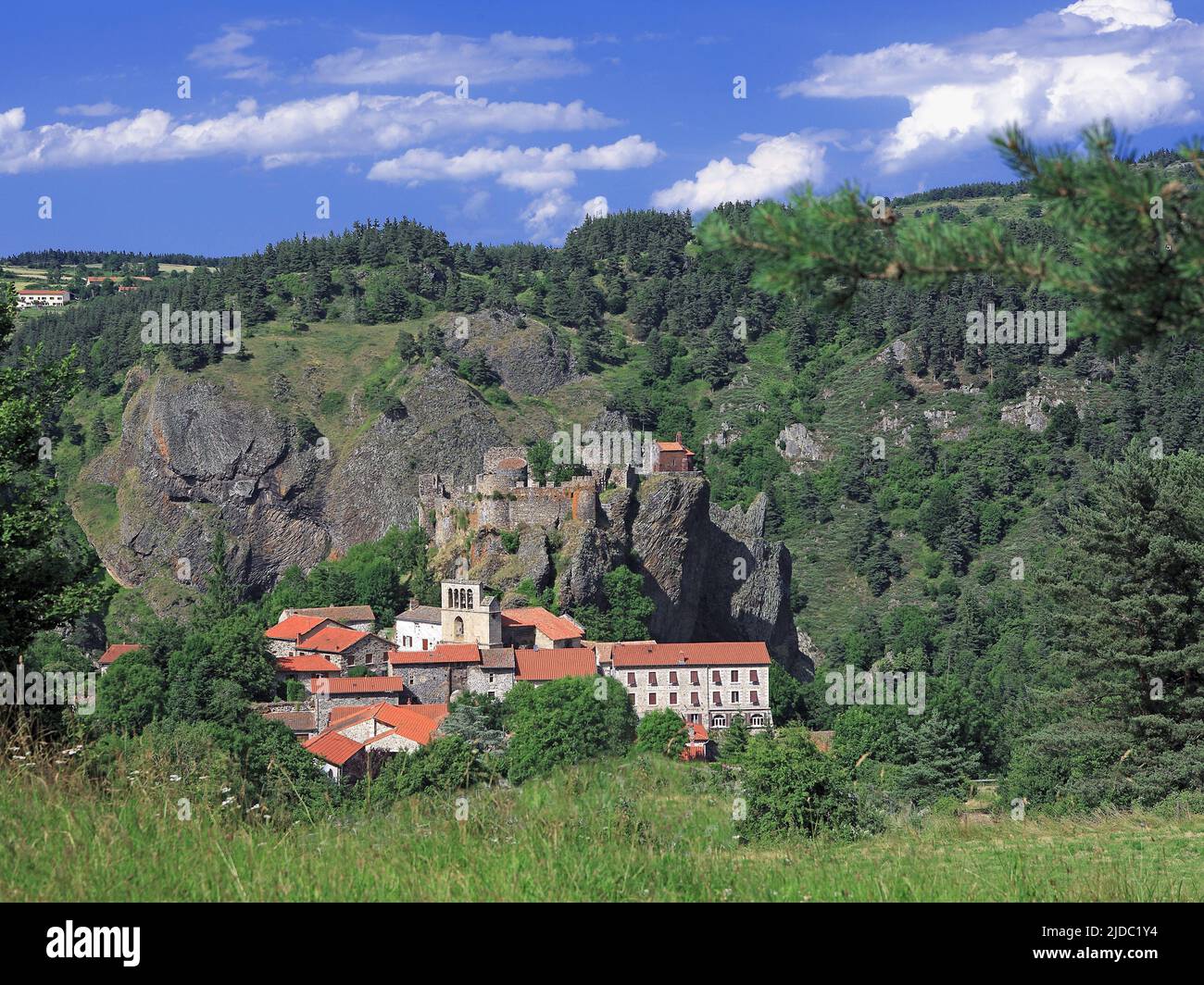 Frankreich, Haute-Loire Arlempdes, klassifiziertes Dorf, Blick von der Website Stockfoto