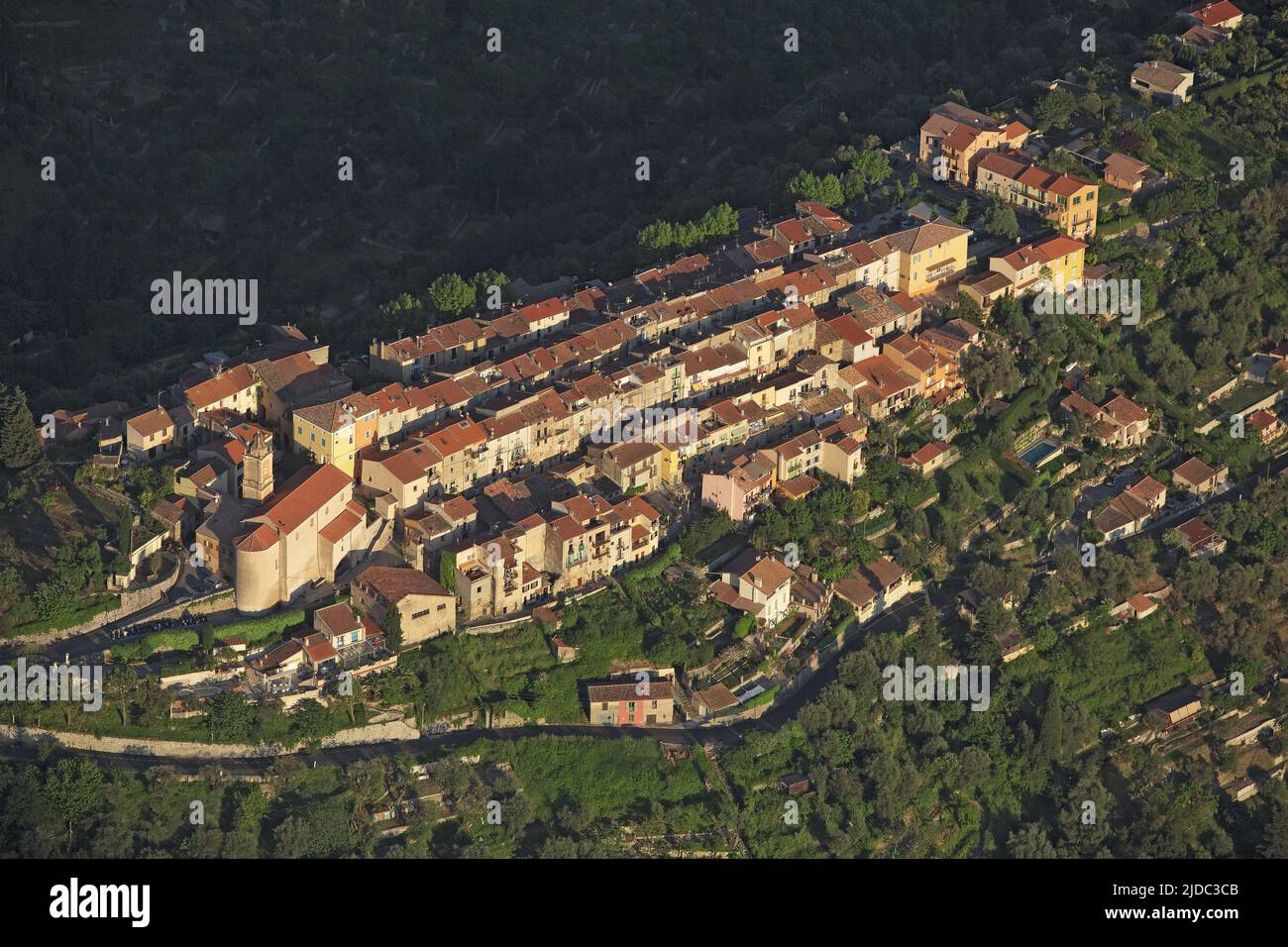 Frankreich, Alpes-Maritimes, Castellar, Dorf in der Nähe von Menton in den Alpes-Maritimes (Luftaufnahme) Stockfoto