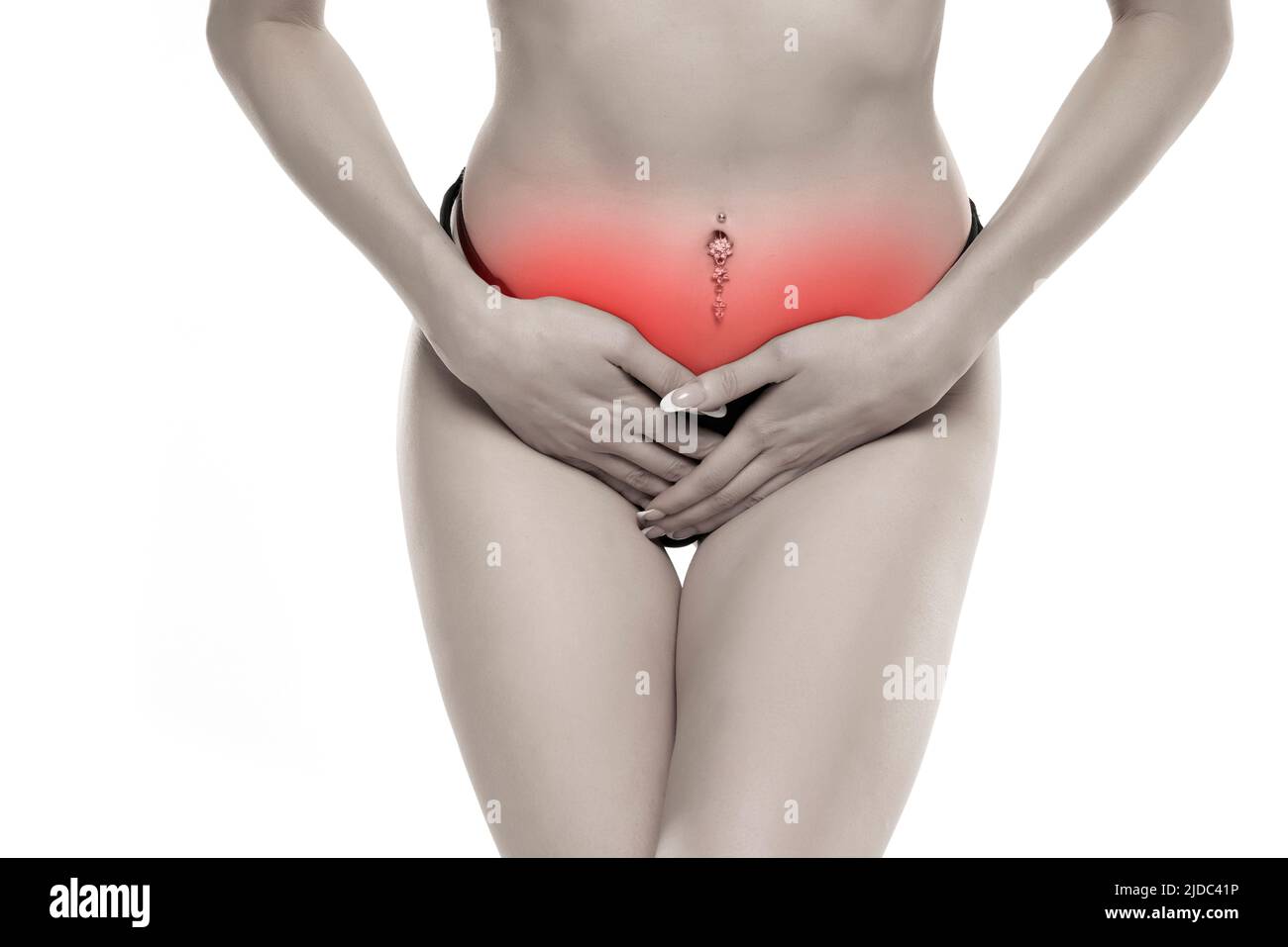 Junge weibliche Leiden bilden Bauchschmerzen auf weißem Hintergrund. Zu den Ursachen von Bauchschmerzen gehören Dysmenorrhoe, Endometriose, PMS oder Eierstockzyste. Gy Stockfoto