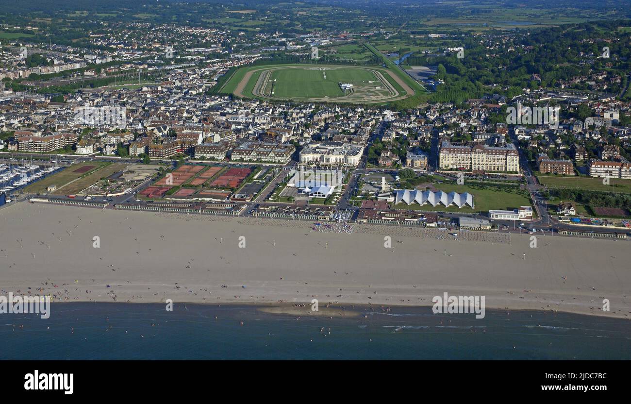 Frankreich, Calvados, Deauville Badeorte der Cote Fleurie Miss Waterfront und des Hippodroms (Luftaufnahme) Stockfoto
