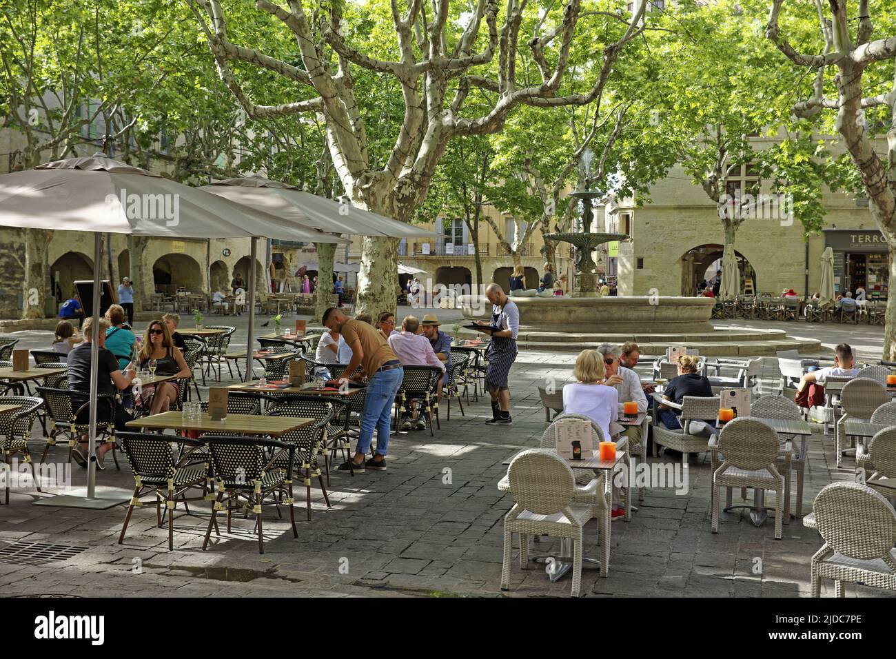 Frankreich, Gard (30) Uzès, Place aux Herbes Stockfoto