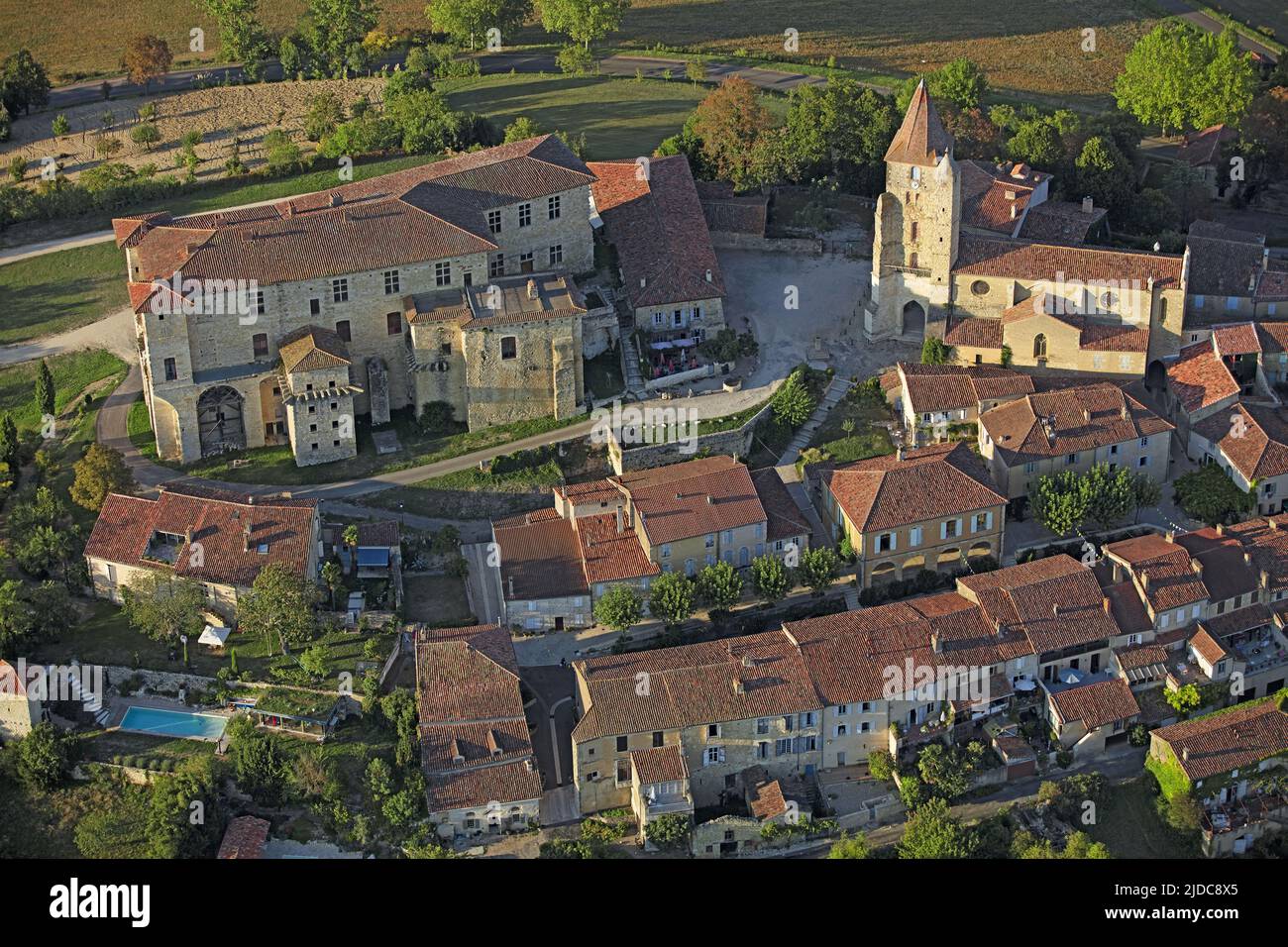 Frankreich, Gers Lavardens, Dorf beschriftet, (Luftaufnahme) Stockfoto