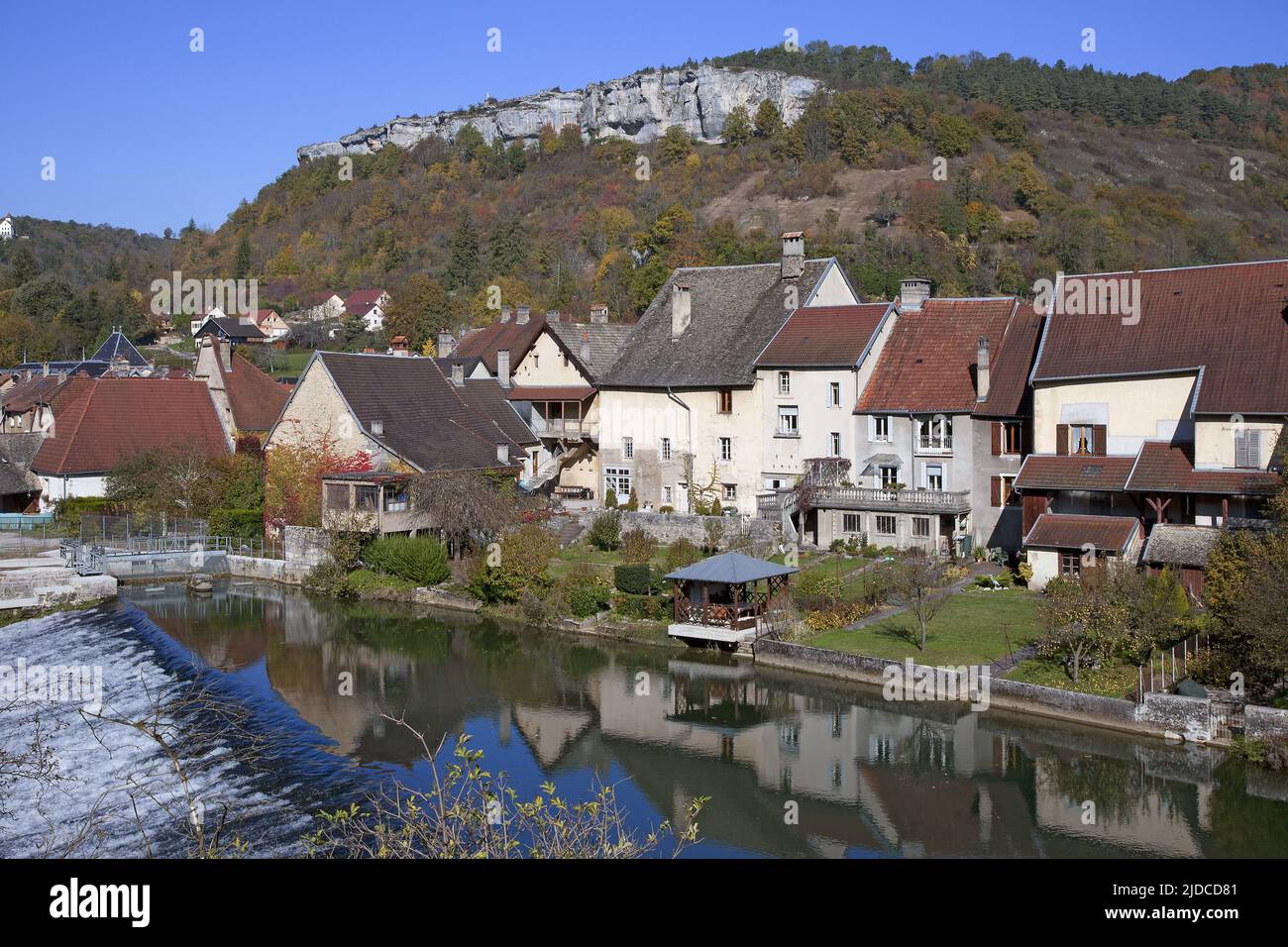 Frankreich, Doubs Ornans, Dorf im Loue-Tal, malerische Häuser Stockfoto