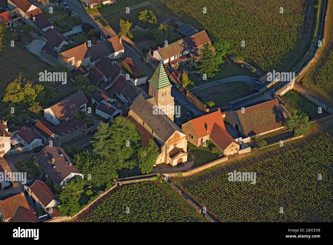 Frankreich Côte-d'Or Fixin Dorf der Weinberge Côte de Nuits (Luftaufnahme) Stockfoto