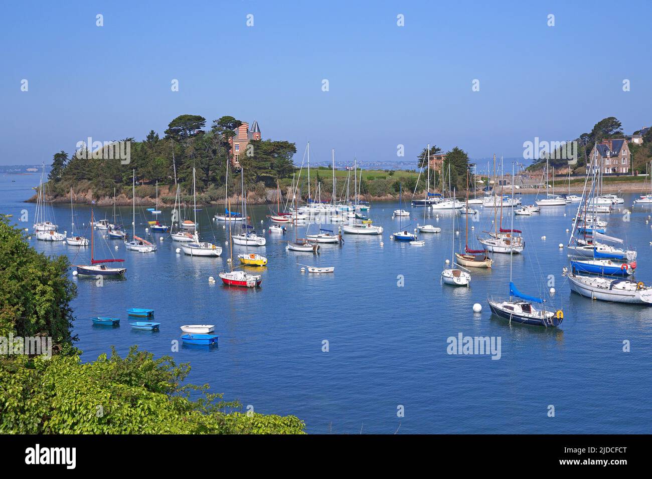 Ille-et-Vilaine, Saint-Briac-sur-Mer mit Blick auf den Hafen von Hue Stockfoto