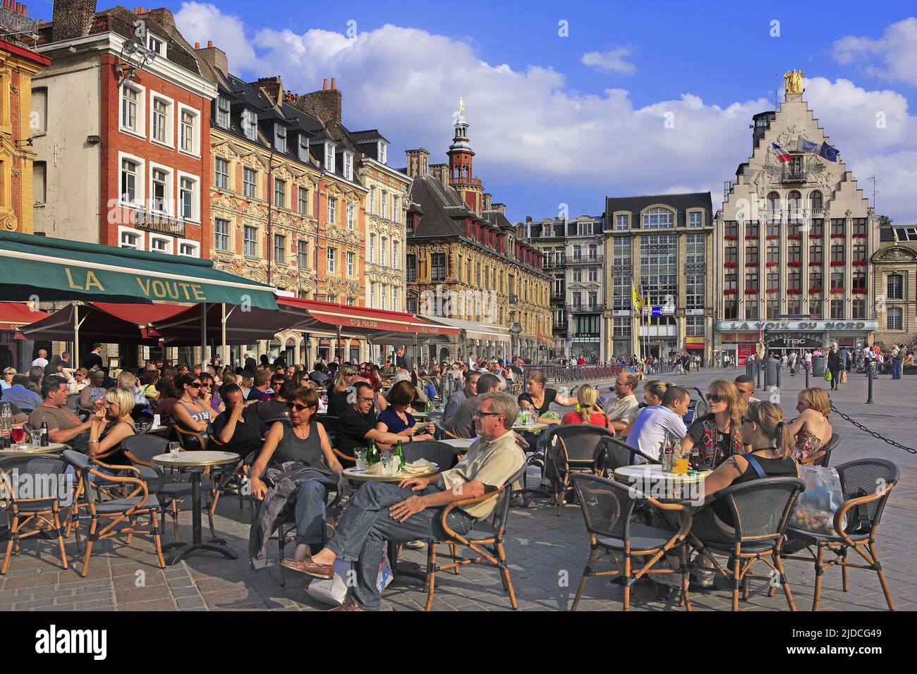 Frankreich, Nord, Lille, Place Charles De Gaulle, Terrasse mit Kaffee Stockfoto