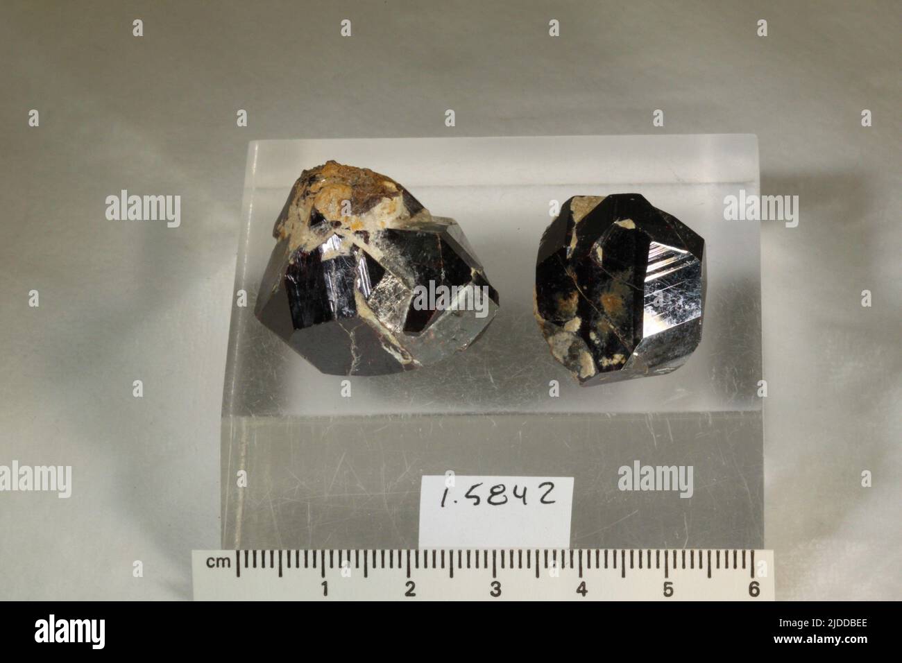 Rutil. Mineralien. Nordamerika; USA; Kalifornien; Mono County; Champion Spark Plug Mine, White Mountains Stockfoto