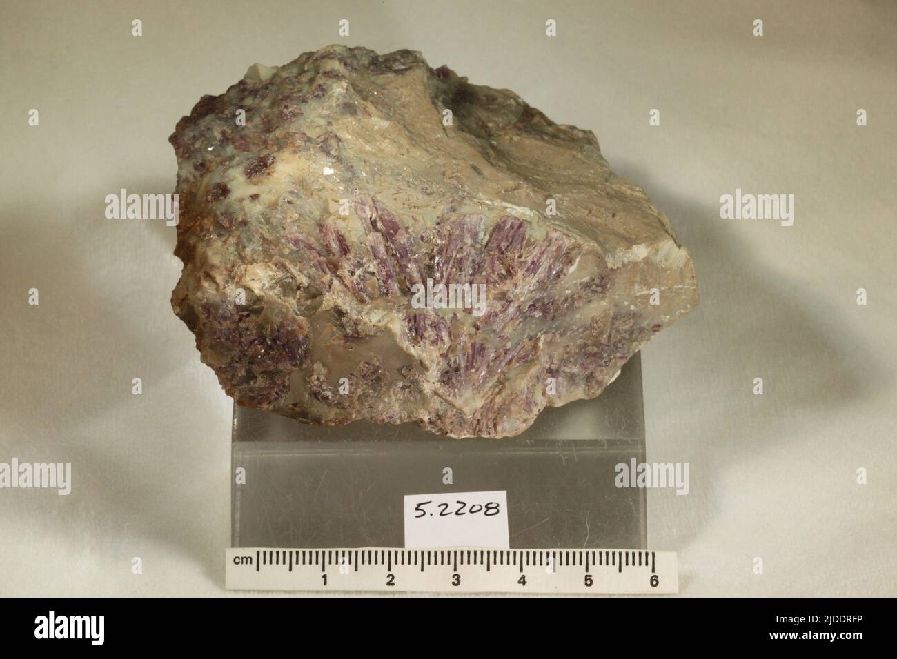 Diaspore. Mineralien. Europa; Slowakei; Banská Štiavnica; Banská Belá; [ehemals Schemnitz, Dilln oder Bélabánya; Ungarn] Stockfoto