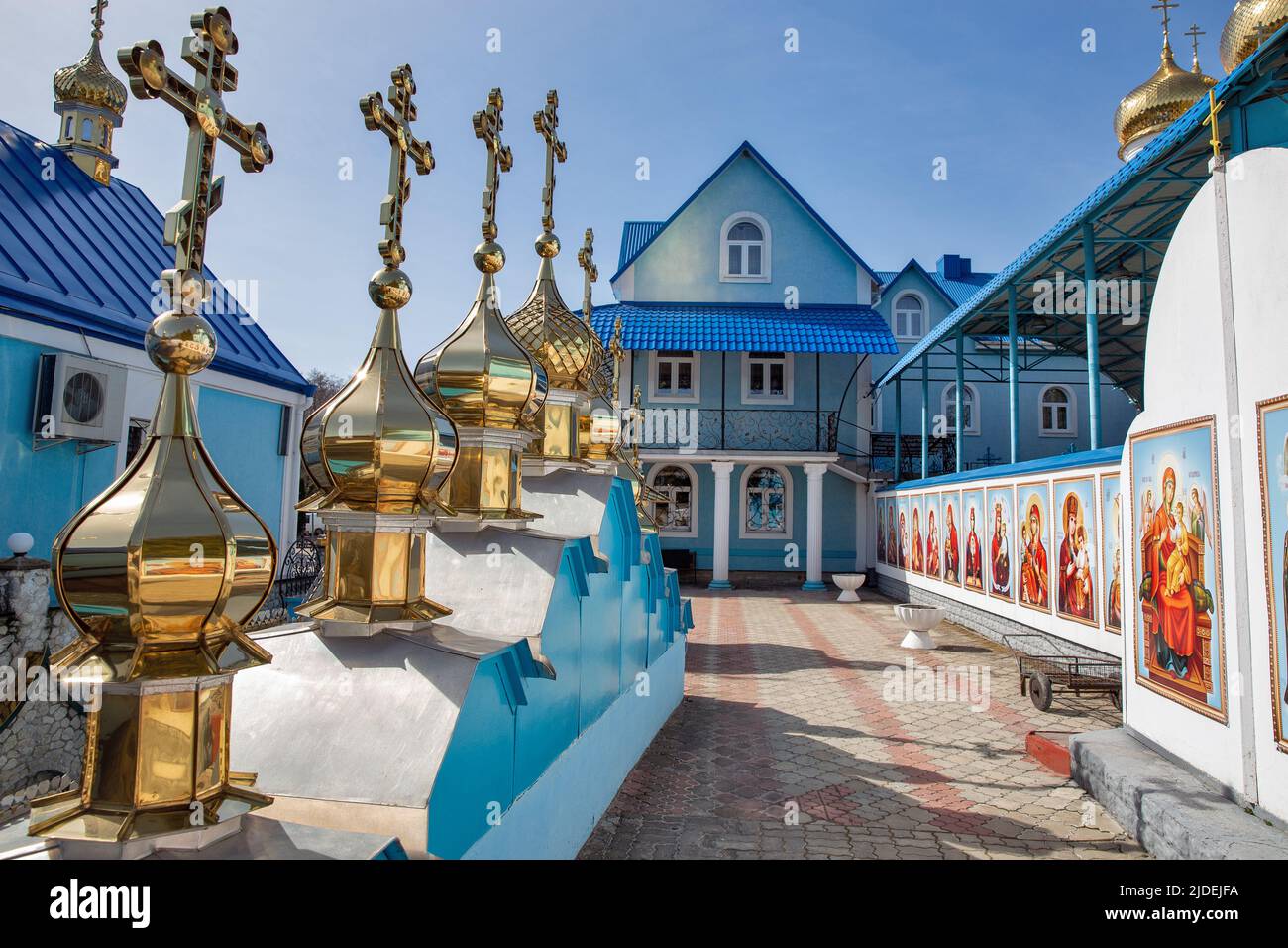 Im Freien Ikonostase in wundersame Quelle von St. Anna im Kloster von St. Nikolaus Kloster. Onyschkiwzi, Westukraine. Stockfoto