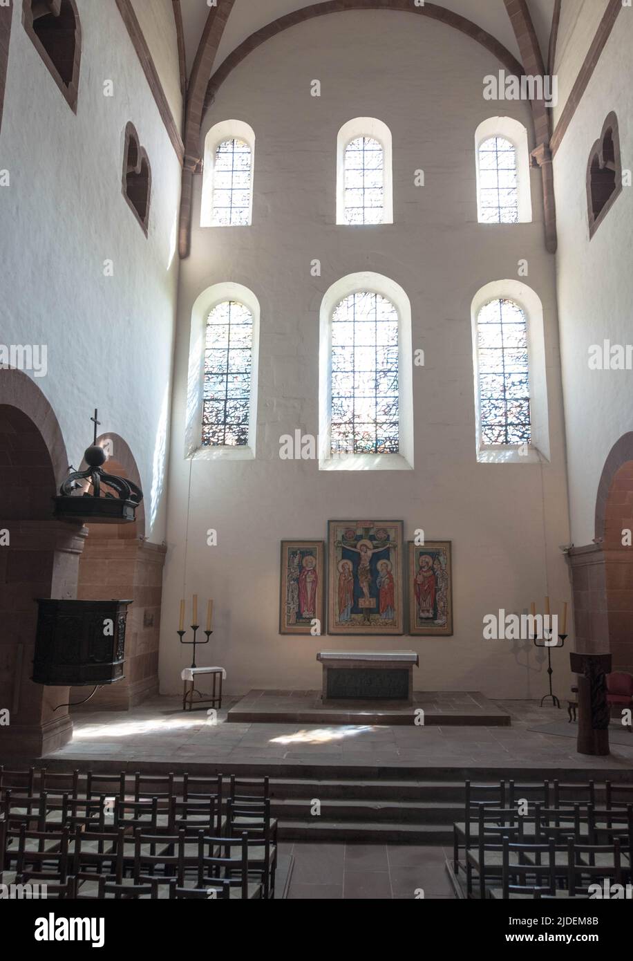Romanische Kirche, Kloster Murbach, Elsass, Frankreich, gegründet 727 von Primin, eines der ersten großen Klöster im Elsass. Stockfoto