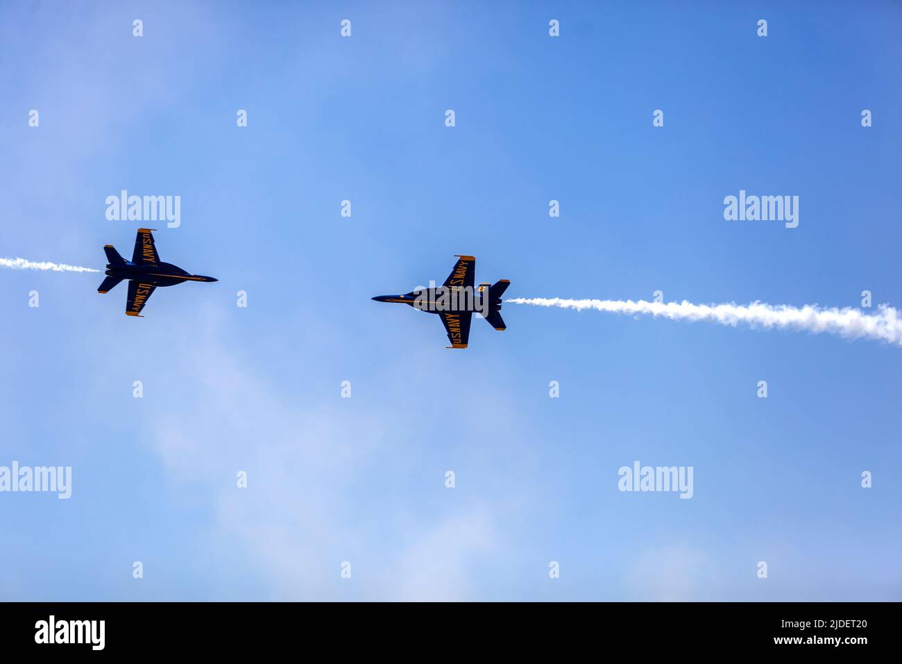 Die United States Navy Blue Angels fliegen die F/A-18 Super Hornet E/F auf der MidSouth Air Show über Millington, Tennessee am 18. 2022. Juni Stockfoto