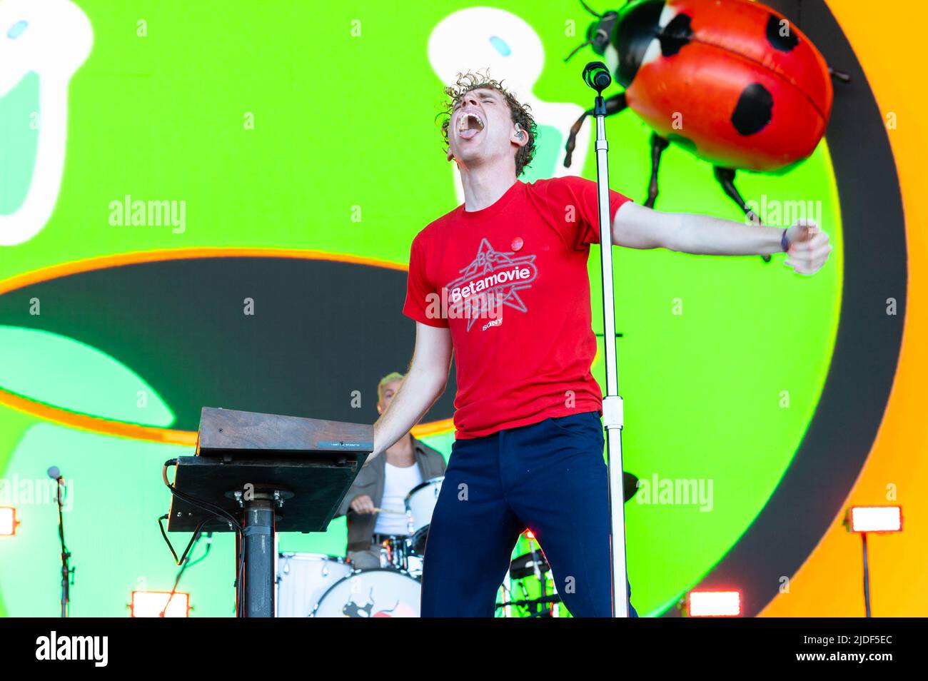 Chase Lawrence und Ryan Winnen von Coin spielen am 4. Tag des 2022 Bonnaroo Music & Arts Festivals am 19. Juni 2022 in Manchester, Tennessee. Foto: Darren Eagles/imageSPACE /Sipa USA Stockfoto