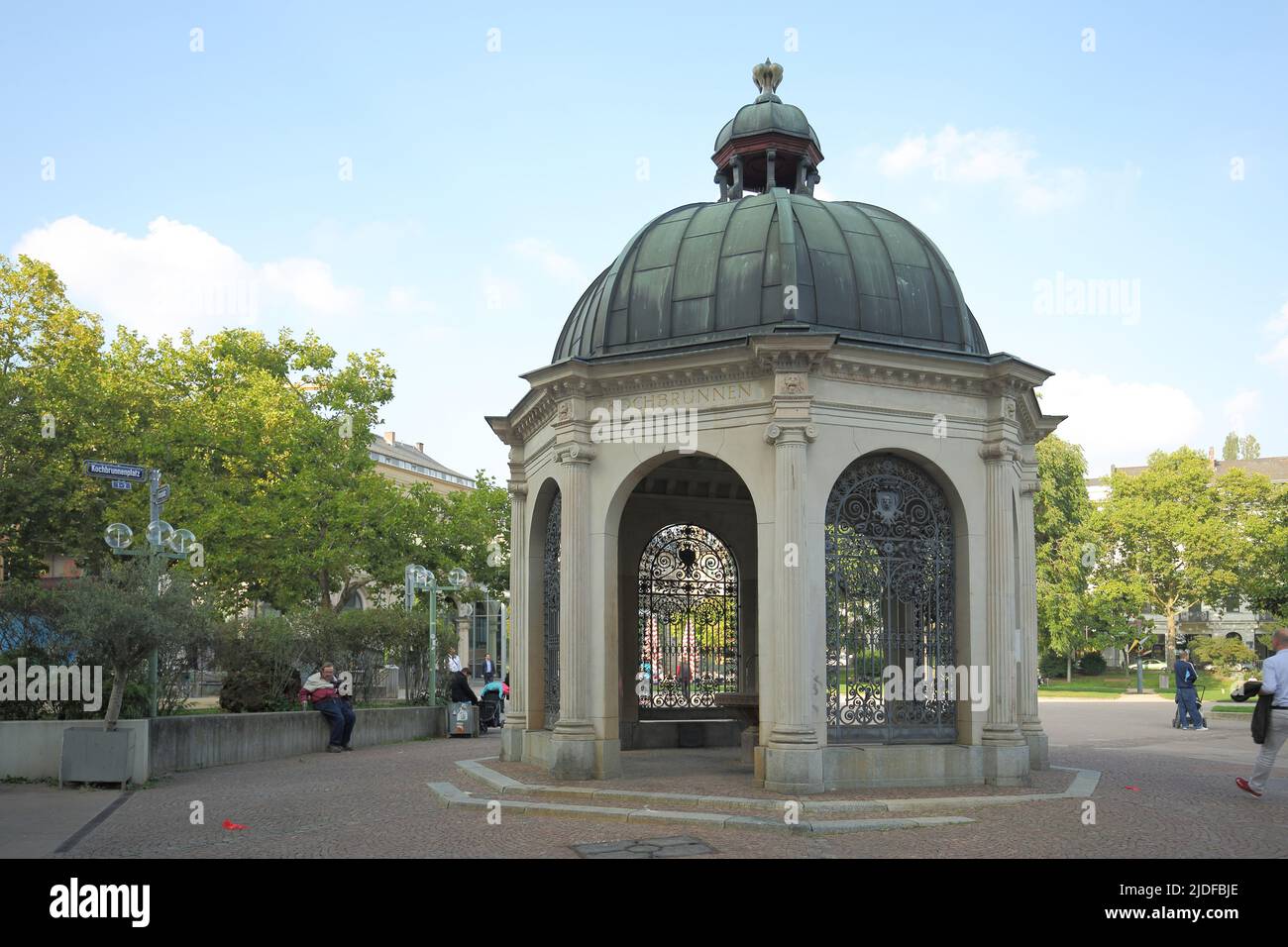 Pavillon Kochbrunnen am Kochbrunnenplatz in Wiesbaden, Hessen Stockfoto