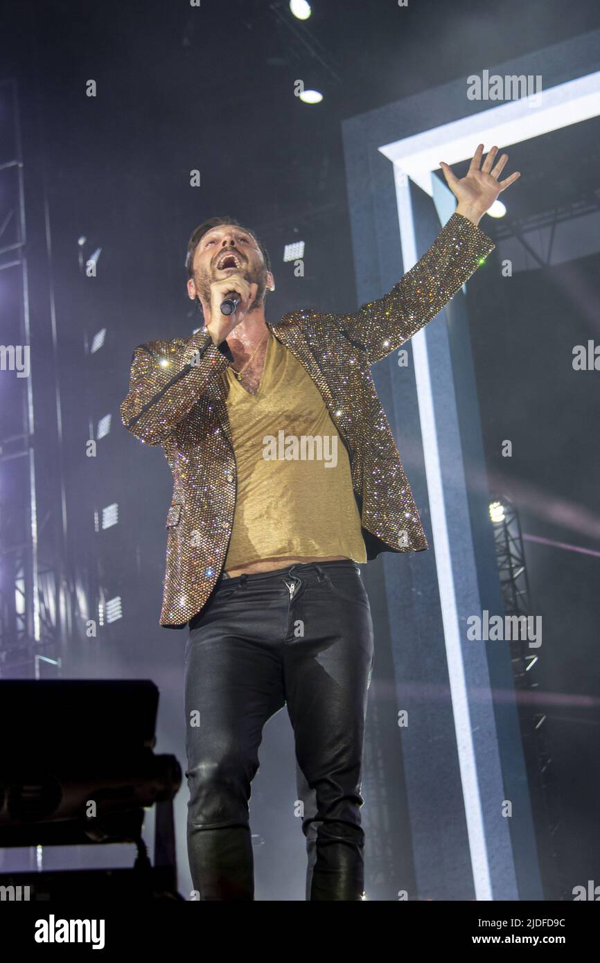 Padua, Venetien, Italien. 18.. Juni 2022. Der italienische Singer-Songwriter Cesare Cremonini tritt mit seiner Stadi 2022-Tournee in Padua auf. (Bild: © Mimmo Lamacchia Mimmolamacchia.I/Pacific Press via ZUMA Press Wire) Stockfoto