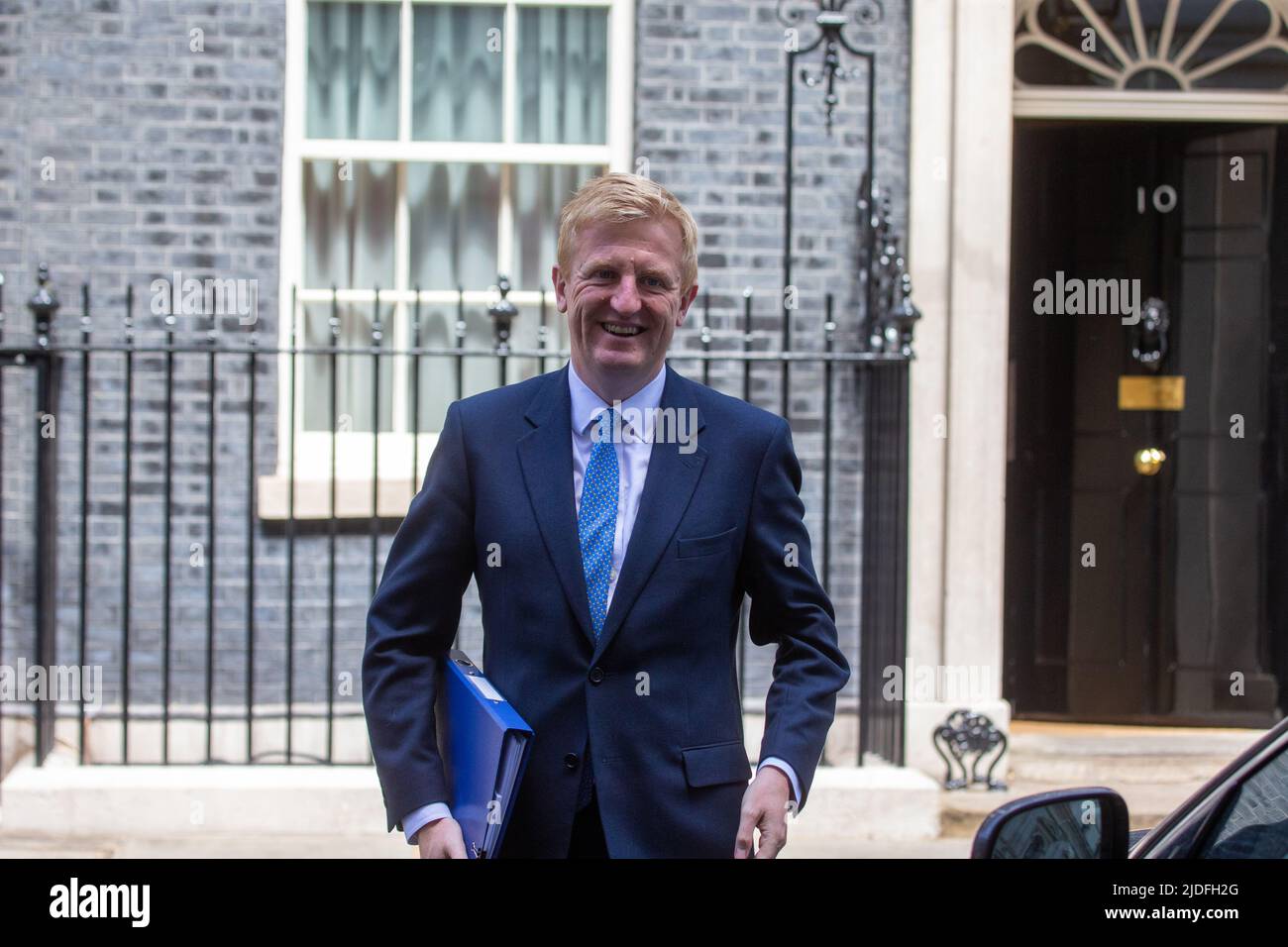 London, England, Großbritannien. 20.. Juni 2022. Der konservative Parteivorsitzende und Minister ohne Portfolio OLIVER DOWDEN wird vor der Downing Street 10 gesehen. (Bild: © Tayfun Salci/ZUMA Press Wire) Stockfoto