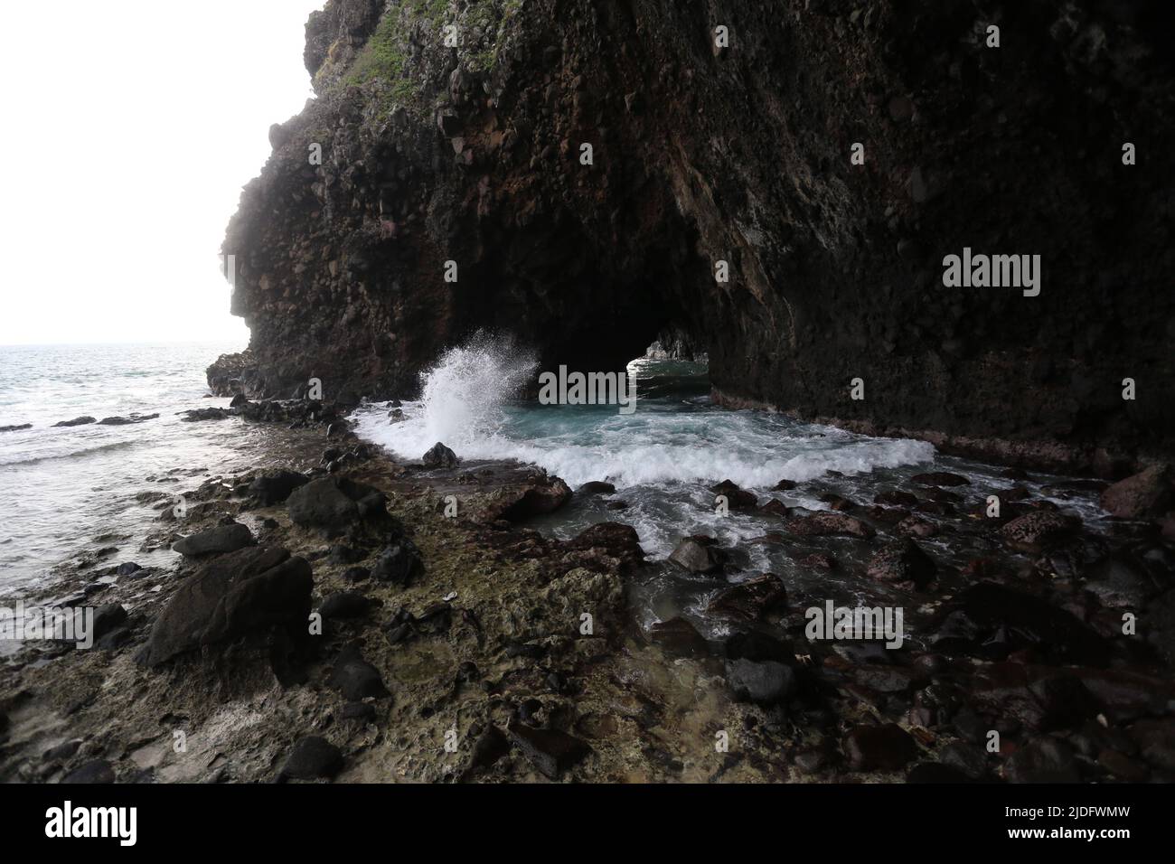Überreste von Vulkanen an der Sundastraße, Banten, Indonesien Stockfoto