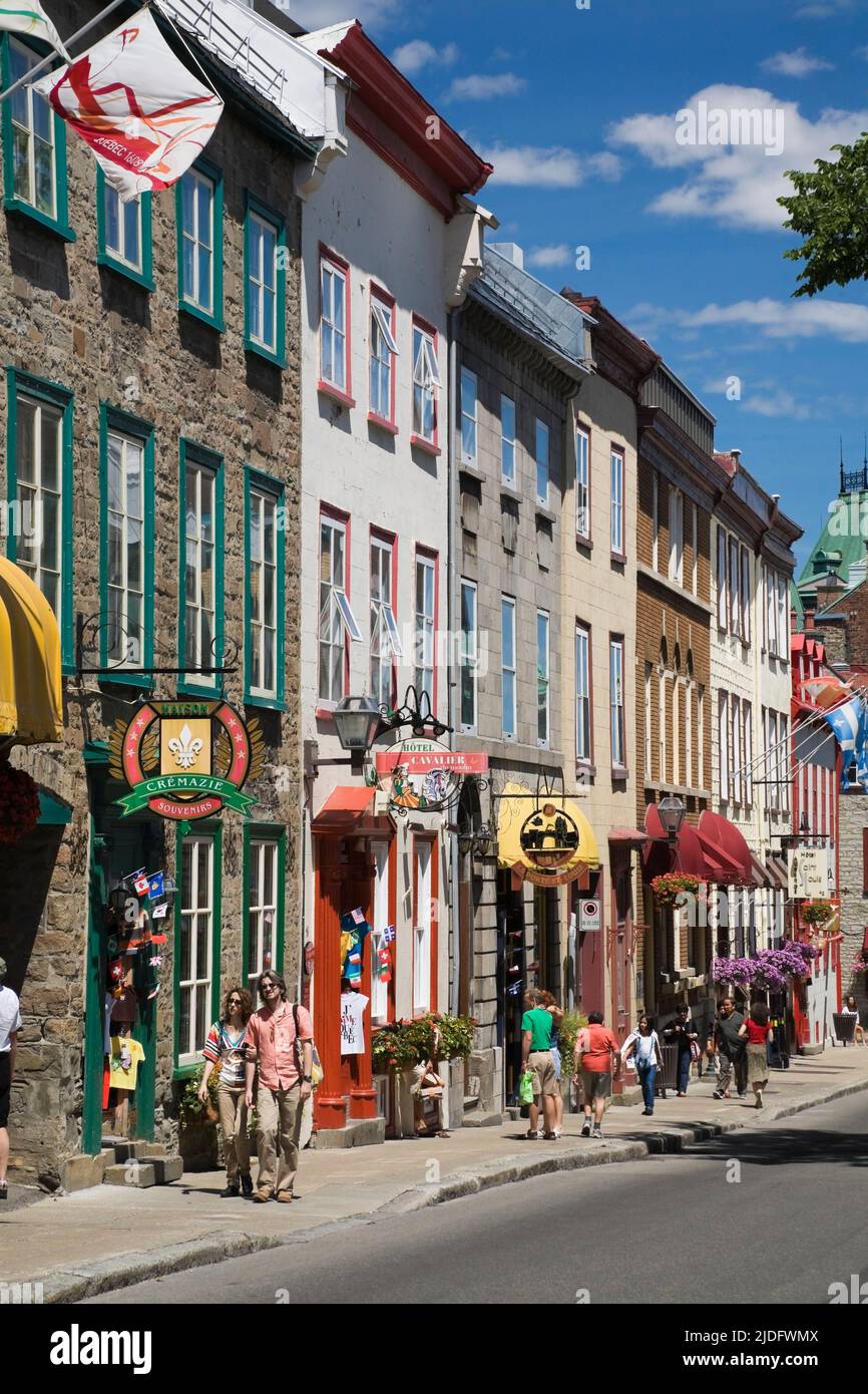 Touristen in der Rue Saint-Louis in der Oberstadt der Altstadt von Quebec, Quebec, Kanada. Stockfoto