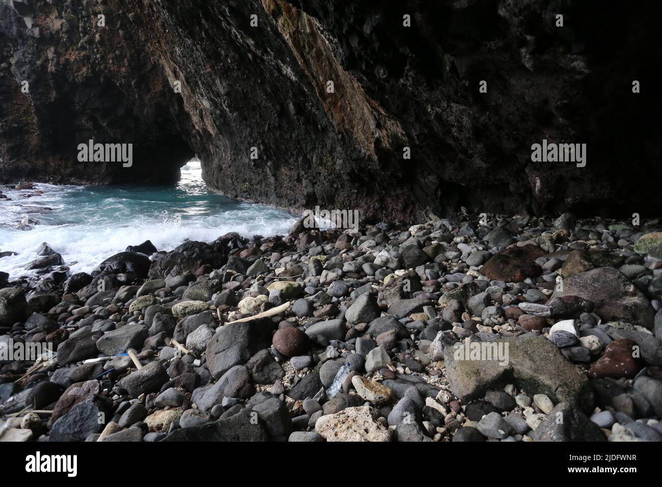 Überreste von Vulkanen an der Sundastraße, Banten, Indonesien Stockfoto