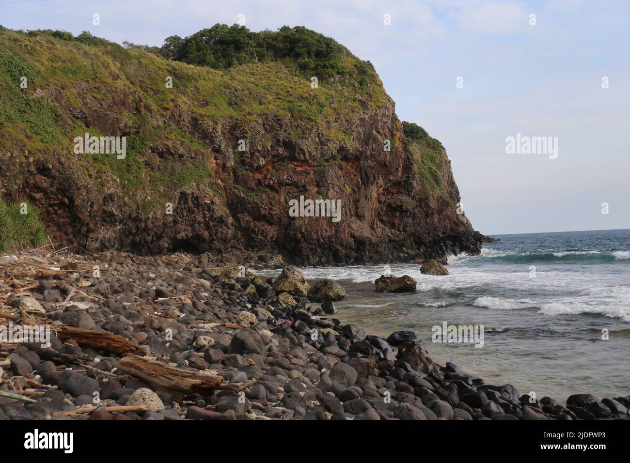 Überreste von Vulkanen an der Sundastraße, Banten, Indonesien Stockfoto