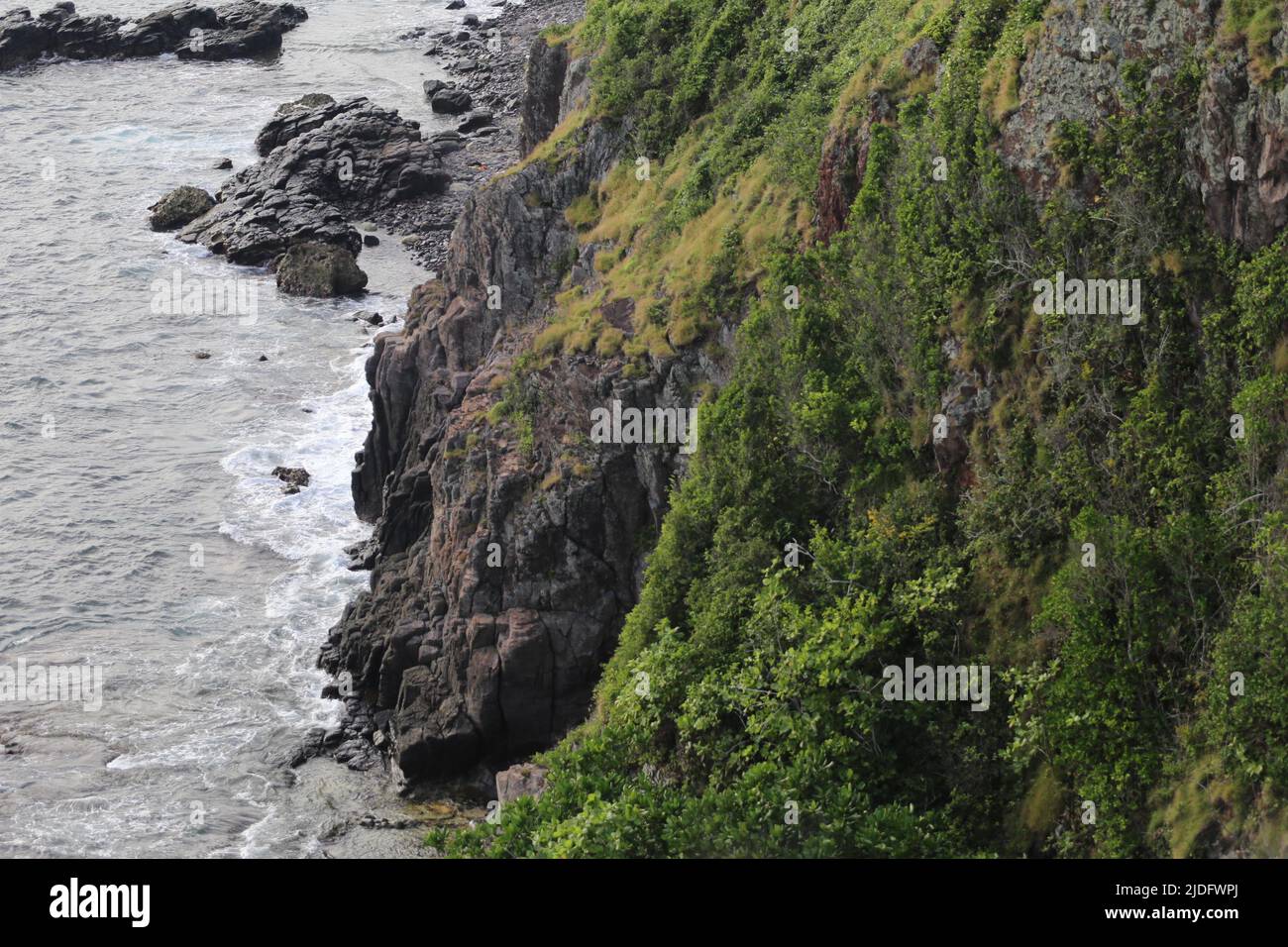Überreste von Vulkanen an der Sundastraße, Banten, Indonesien Stockfoto