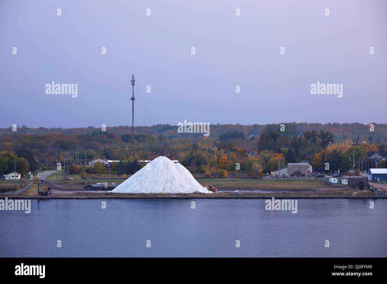 Eine Salzpyramide in Sault Ste. Marie, Michigan, USA. Stockfoto